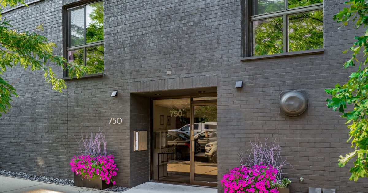 750 W. Briar photo